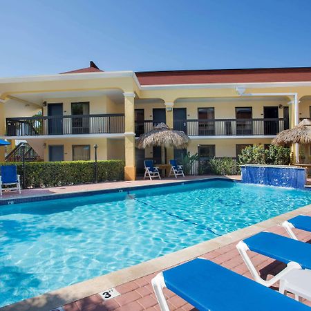 Days Inn By Wyndham Florida Stadt Exterior foto