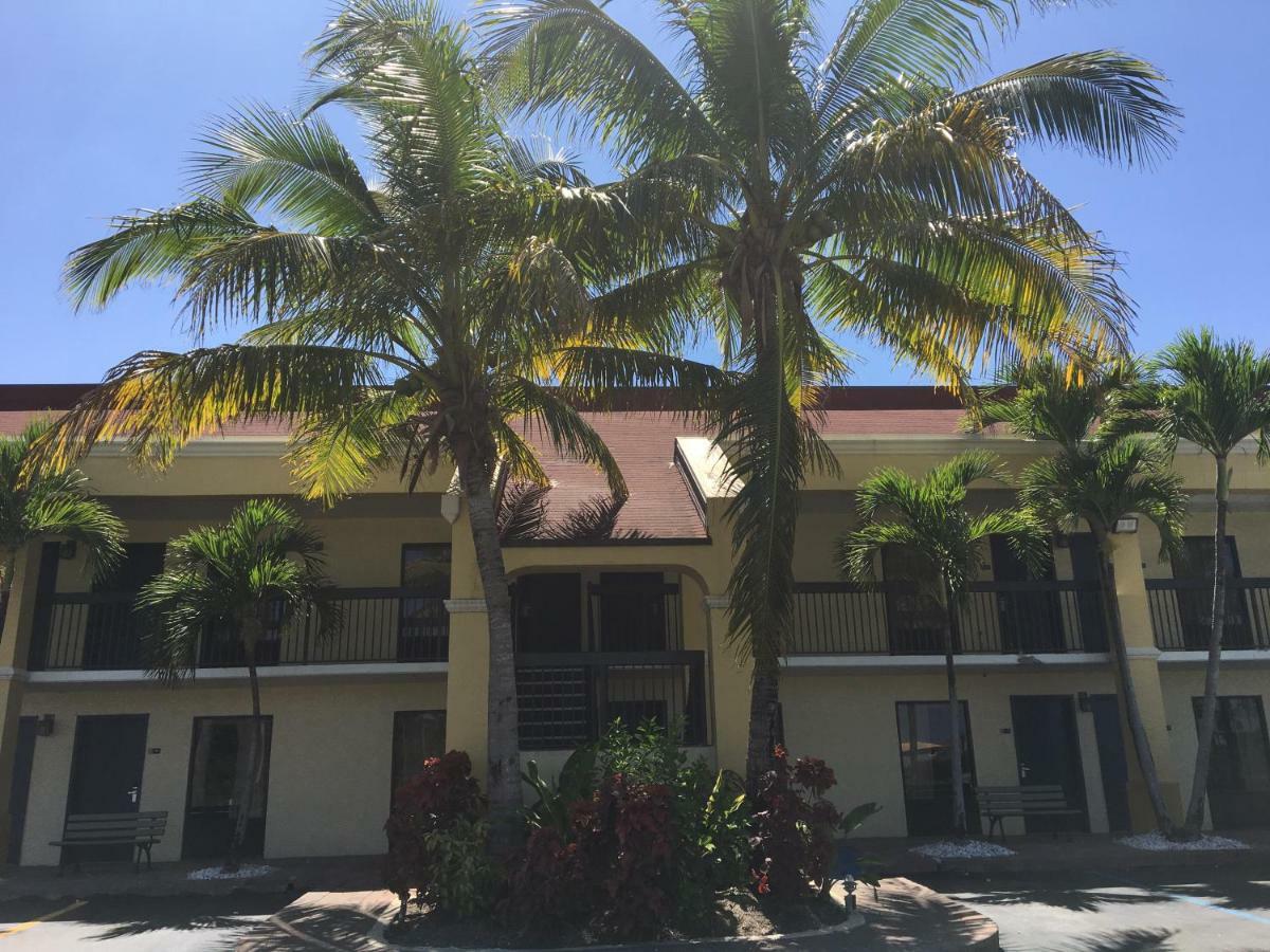 Days Inn By Wyndham Florida Stadt Exterior foto
