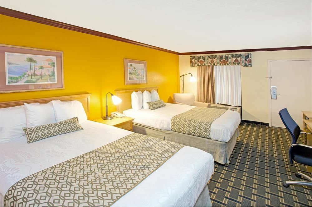 Days Inn By Wyndham Florida Stadt Exterior foto