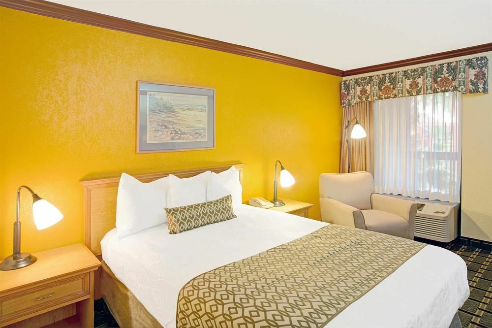 Days Inn By Wyndham Florida Stadt Exterior foto